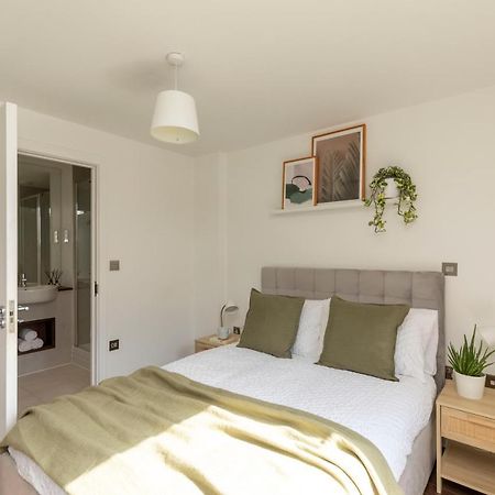 Modern Luxe Apt Just 10 Mins From Tower Bridge! Easy Access To Tube And Bus Londres Extérieur photo