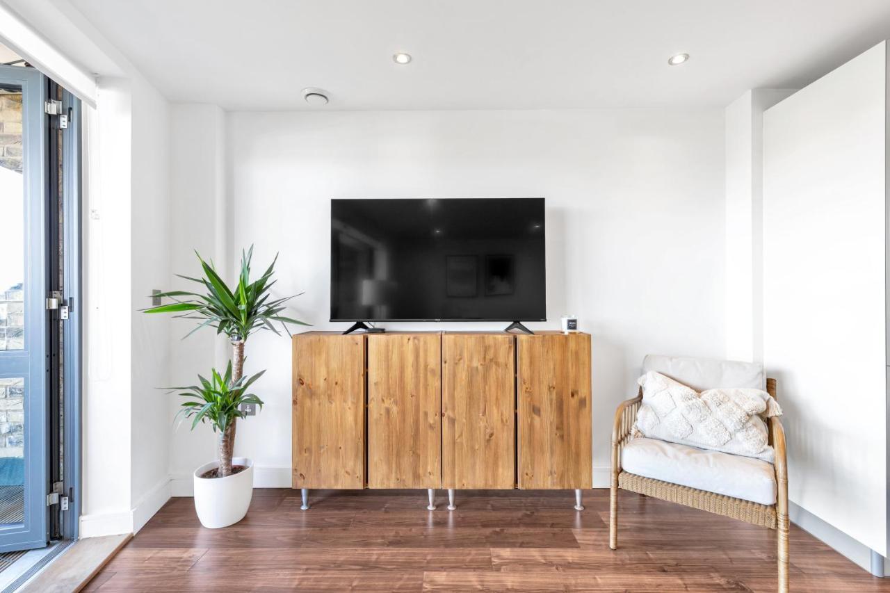 Modern Luxe Apt Just 10 Mins From Tower Bridge! Easy Access To Tube And Bus Londres Extérieur photo