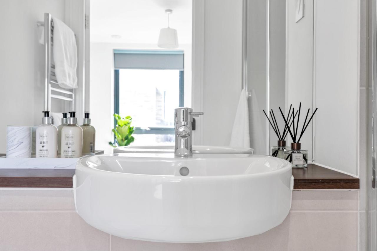 Modern Luxe Apt Just 10 Mins From Tower Bridge! Easy Access To Tube And Bus Londres Extérieur photo